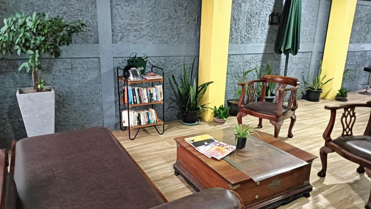 This Is It Airport Hotel And Restaurant Negombo Exterior foto