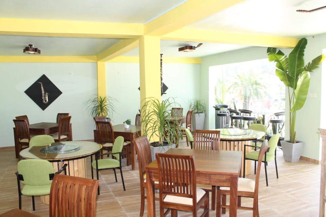 This Is It Airport Hotel And Restaurant Negombo Exterior foto